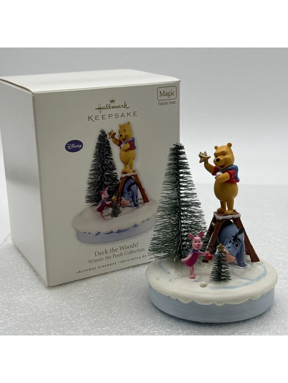 2010 Hallmark Winnie The Pooh “Deck The Woods” Magic Sound Ornament Disney